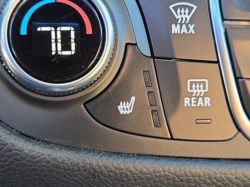 Used 2024 Chevrolet Equinox LT image 25