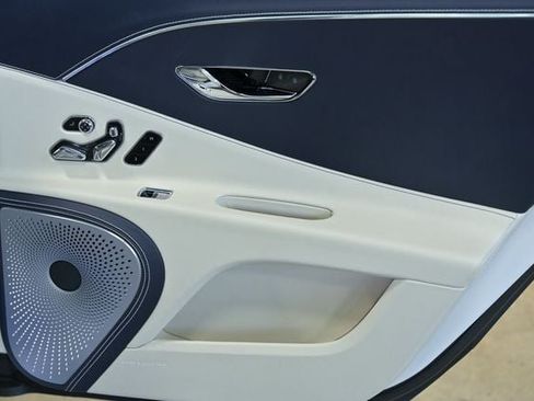 Used 2024 Bentley Flying Spur V8 AWD/4WD image 40