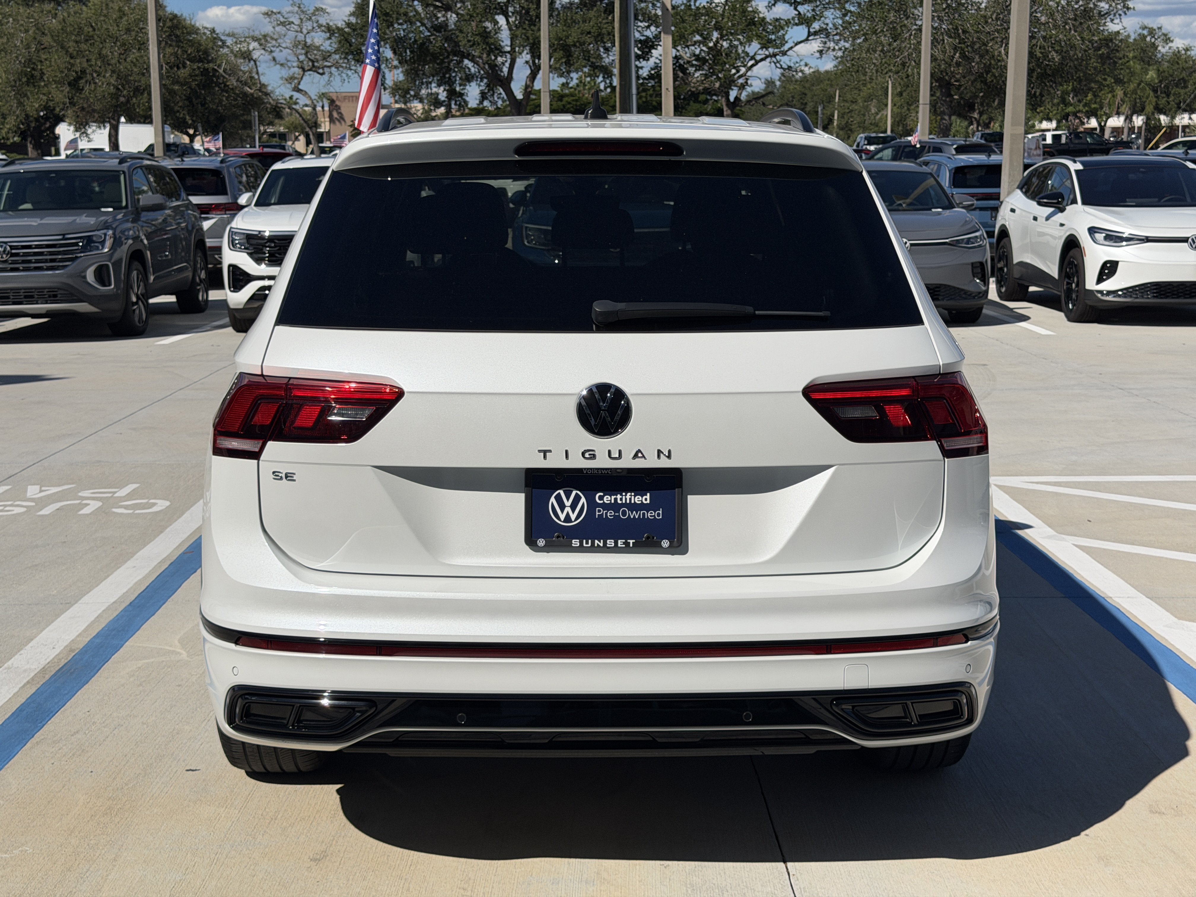 Certified 2023 Volkswagen Tiguan SE R-Line FWD image 6