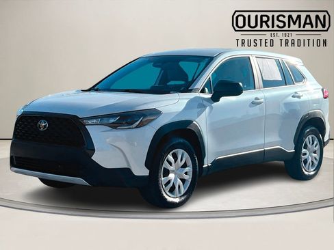 Used 2024 Toyota Corolla Cross L image 2