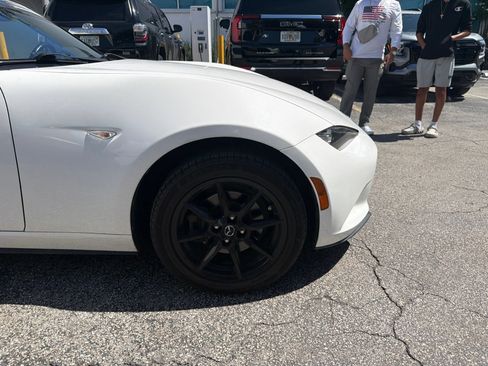 Used 2020 MAZDA MX-5 Miata Sport RWD image 7