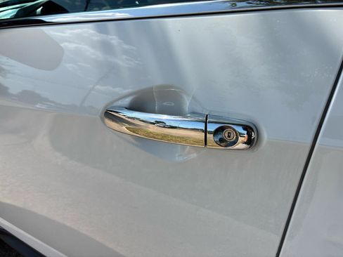 Used 2017 Chevrolet Equinox Premier w/ Enhanced Convenience Package FWD image 19