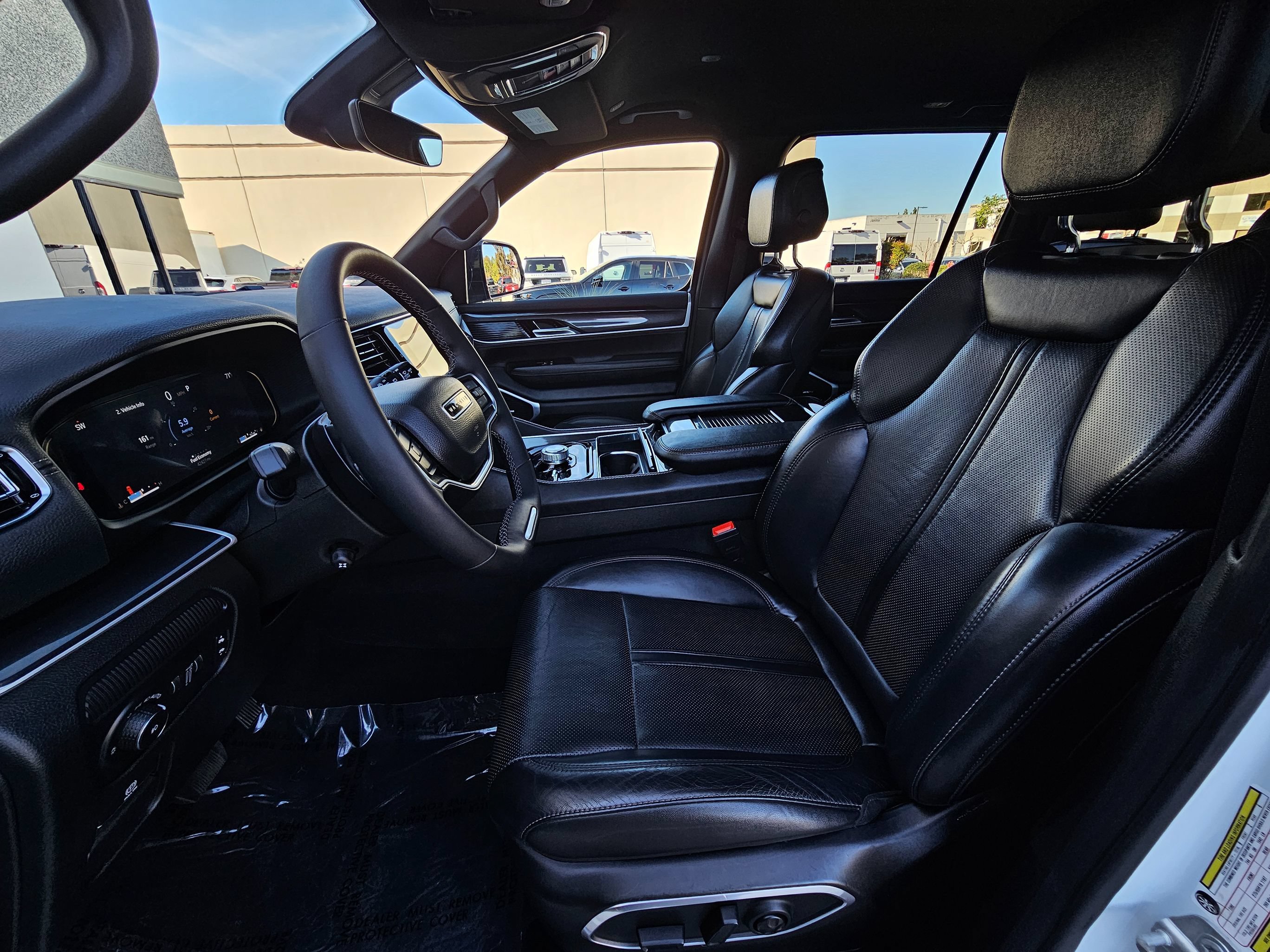 Used 2024 Jeep Wagoneer L 4WD image 36