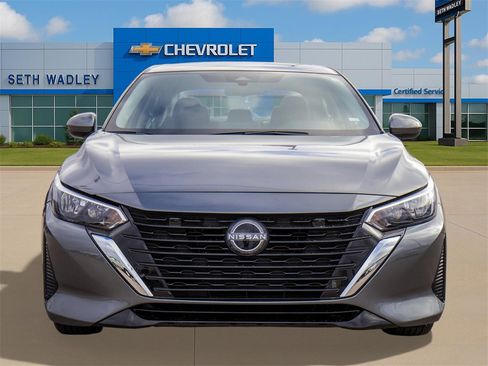 Used 2024 Nissan Sentra SV image 2