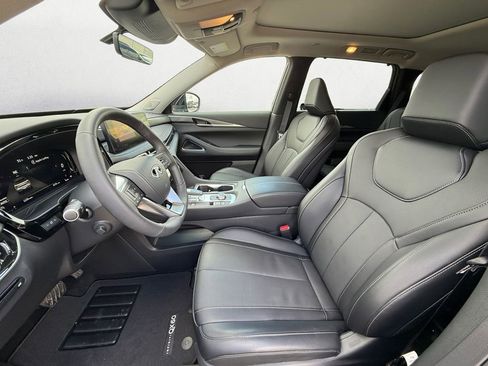 Certified 2026 INFINITI QX60 Luxe w/ Family Package image 11