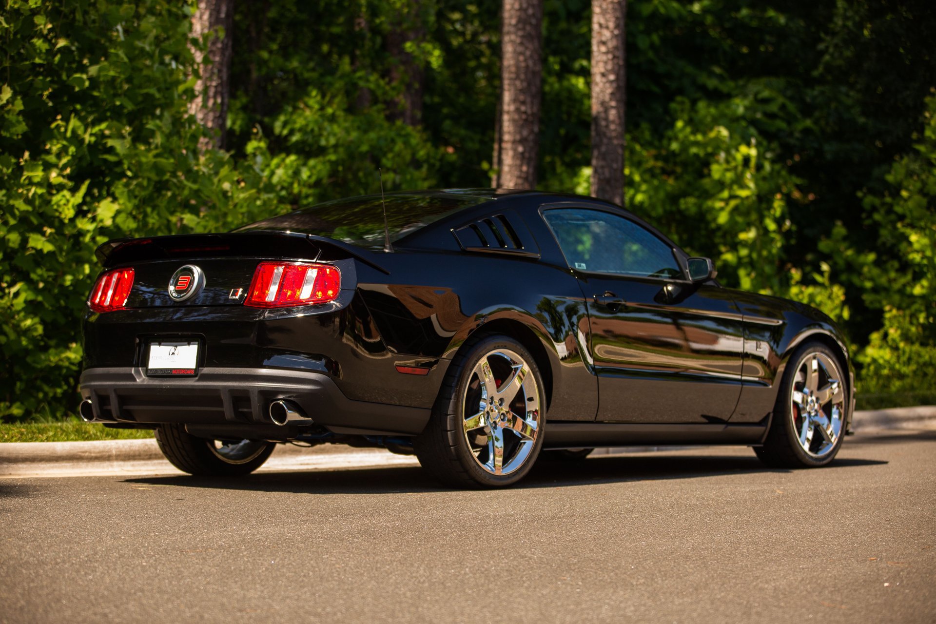 Used 2010 Ford Mustang GT RWD image 22