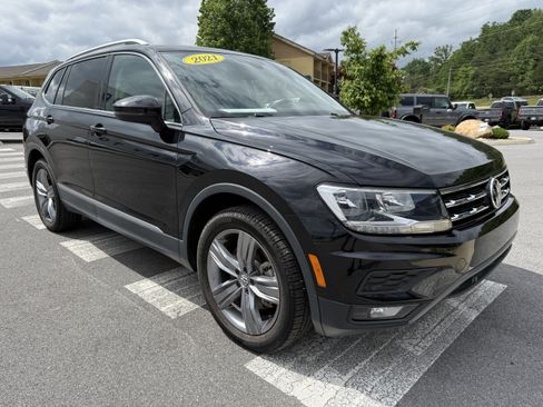 Used 2021 Volkswagen Tiguan SEL FWD image 3