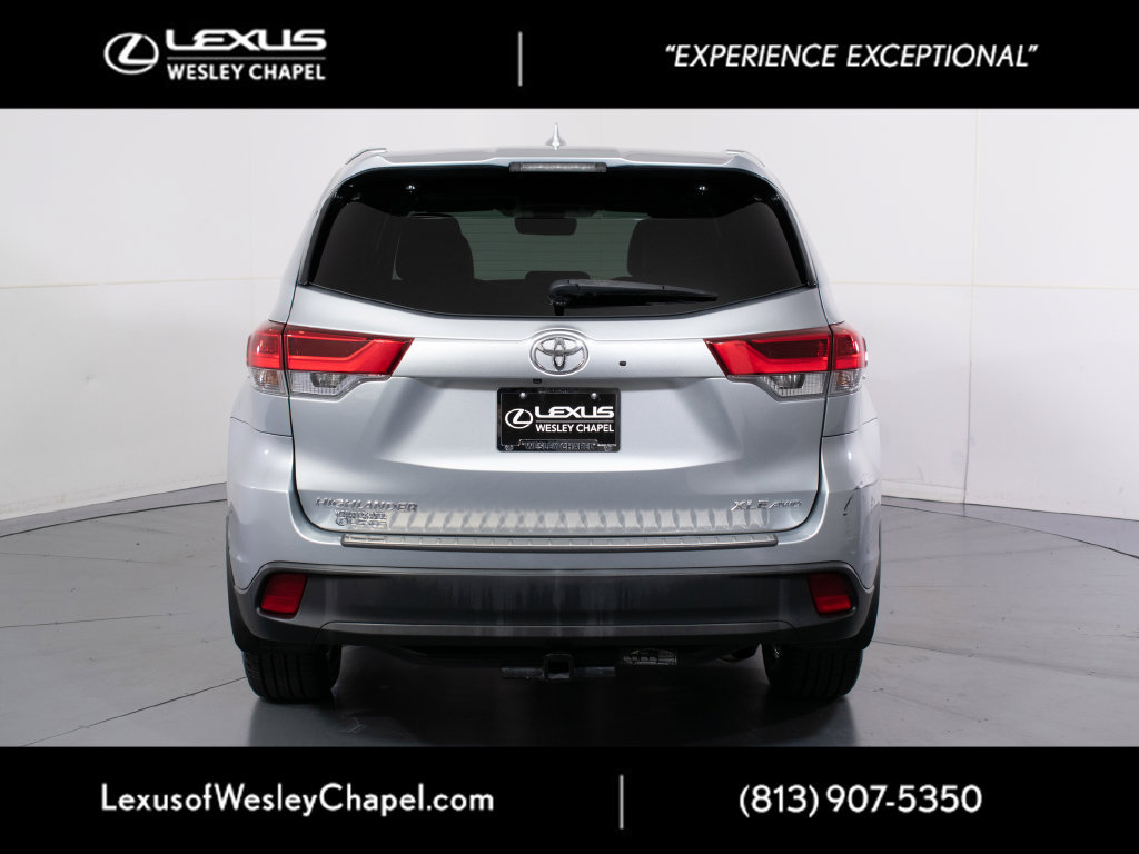 Used 2018 Toyota Highlander XLE AWD/4WD image 5