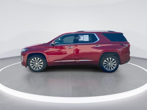 Used 2023 Chevrolet Traverse Premier FWD image 6