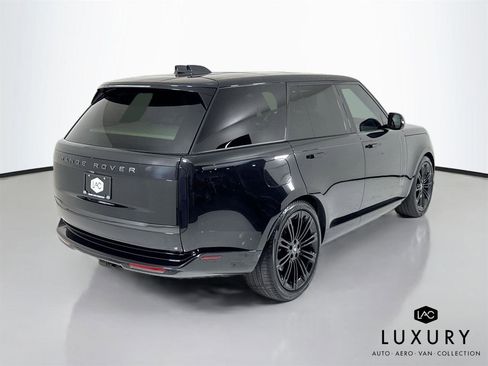 Used 2024 Land Rover Range Rover SE AWD/4WD image 6