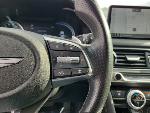 Used 2023 Genesis G70 2.0T image 23