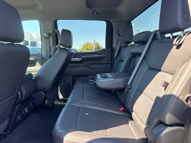 Used 2026 GMC Sierra 1500 SLT AWD/4WD image 11