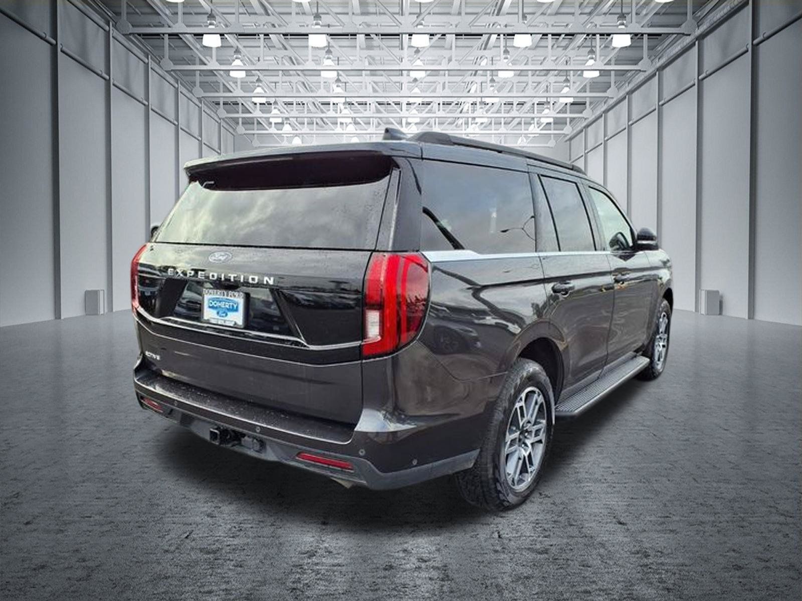 Certified 2025 Ford Expedition Active AWD/4WD image 7