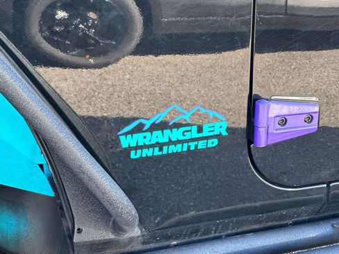 Used 2015 Jeep Wrangler Unlimited Rubicon image 4