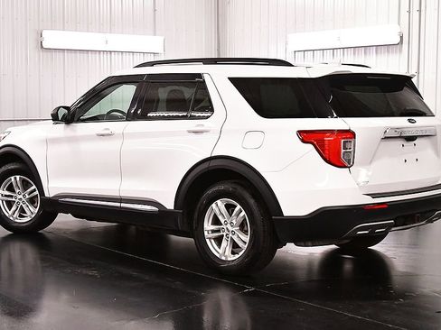 Used 2020 Ford Explorer XLT w/ Equipment Group 202A AWD/4WD image 5