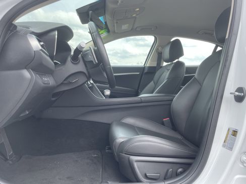 Used 2025 Genesis G70 2.5T AWD/4WD image 12
