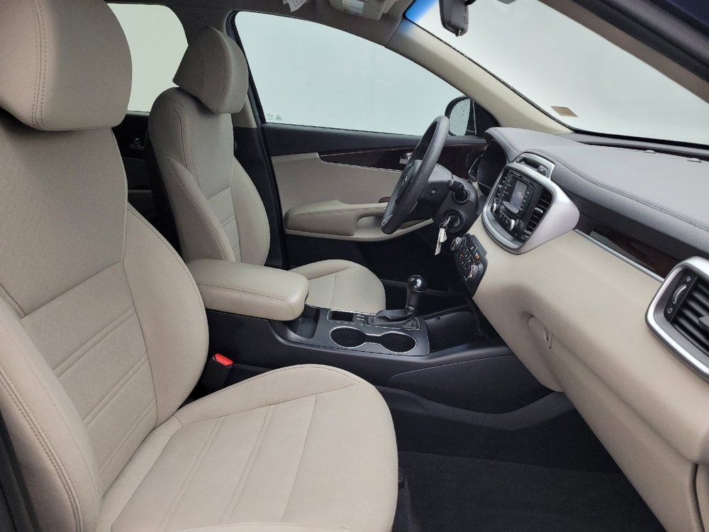 Used 2017 Kia Sorento FWD image 21