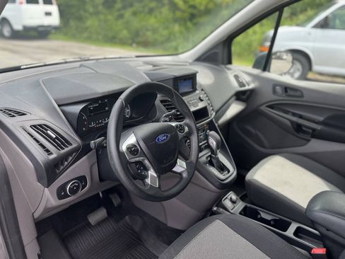 Used 2022 Ford Transit Connect XL FWD image 12