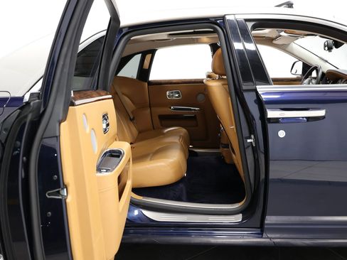 Used 2016 Rolls-Royce Ghost image 64