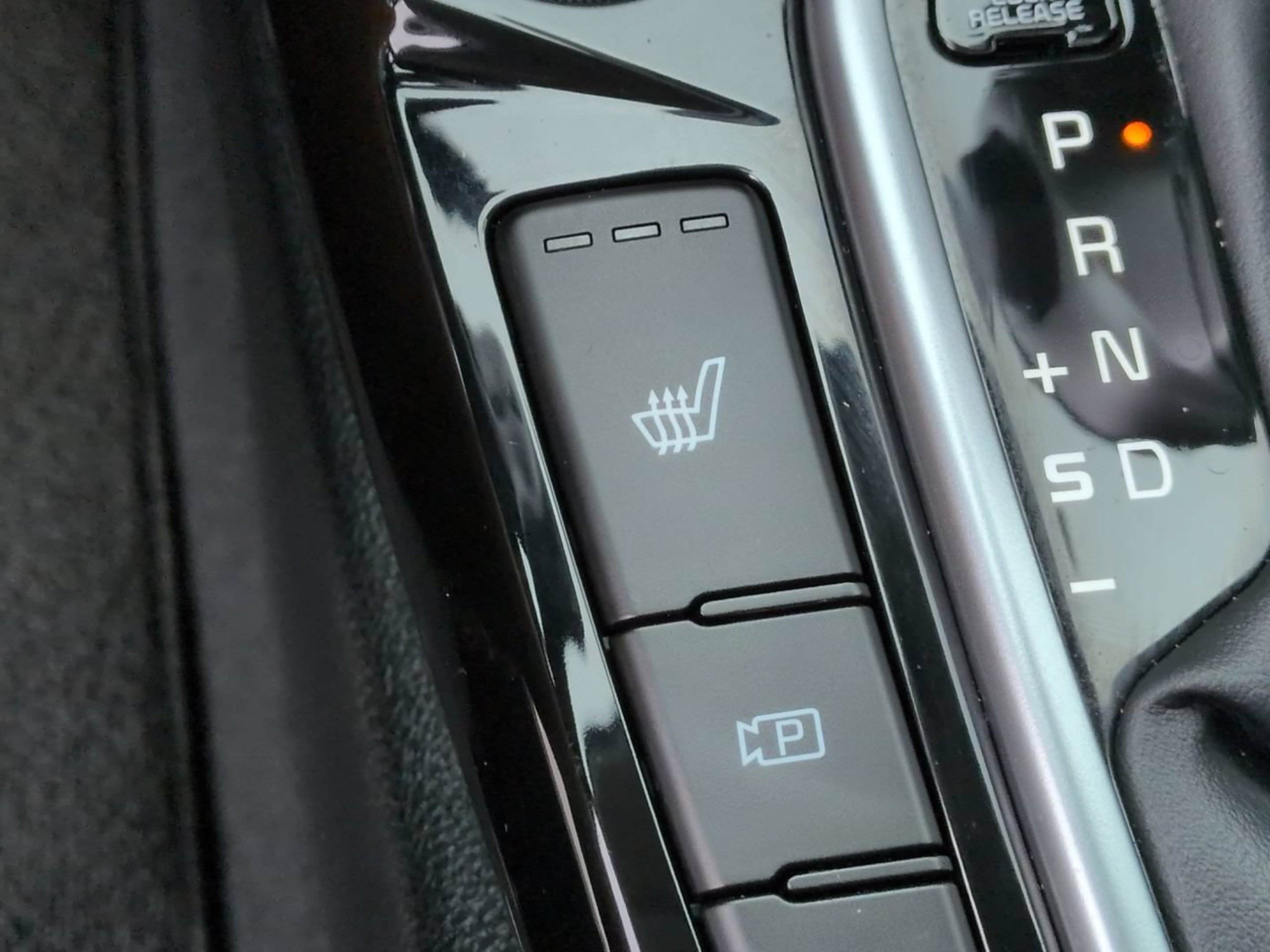 Certified 2025 Kia Seltos EX w/ EX Sunroof Package FWD image 29