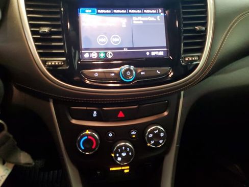 Used 2020 Chevrolet Trax LS w/ LPO, Protection Package AWD/4WD image 18