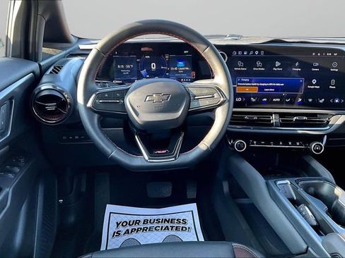 Certified 2025 Chevrolet Equinox EV RS AWD/4WD image 5