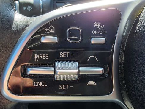Used 2020 Mercedes-Benz GLC 300 4MATIC image 31