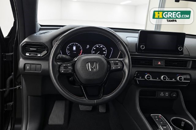 Used 2023 Honda Pilot Sport image 13