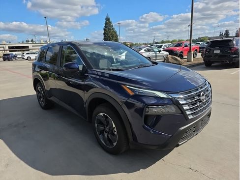 Used 2026 Nissan Rogue SV image 4
