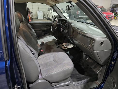Used 2004 Chevrolet Silverado 1500 W/T image 36