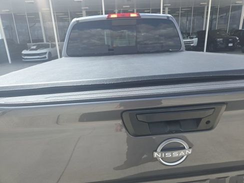 Used 2024 Nissan Frontier SV w/ SV Convenience Package image 11