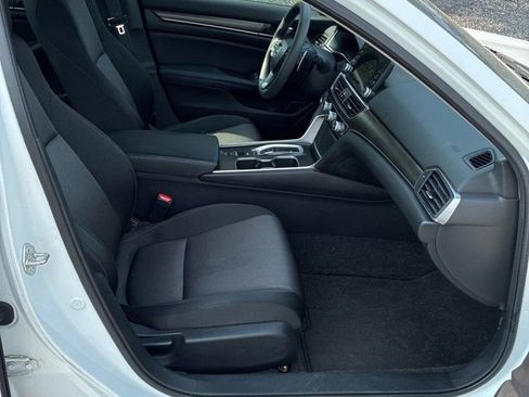 Used 2018 Honda Accord Hybrid image 11