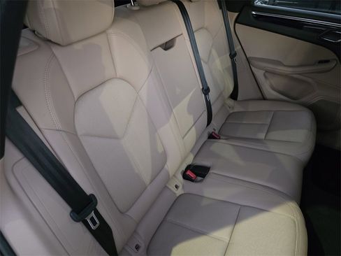 Used 2024 Porsche Macan S image 28