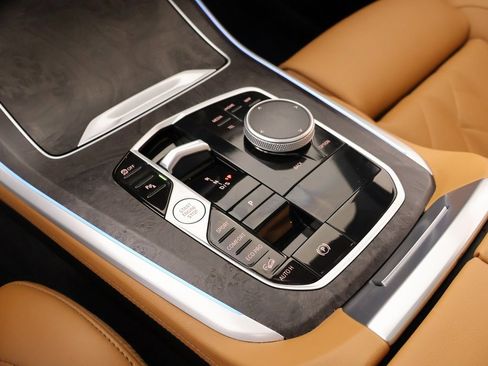 Used 2024 BMW X5 xDrive40i w/ M Sport Package image 9