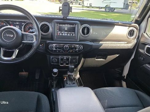Used 2021 Jeep Gladiator Overland w/ Safety Group AWD/4WD image 18