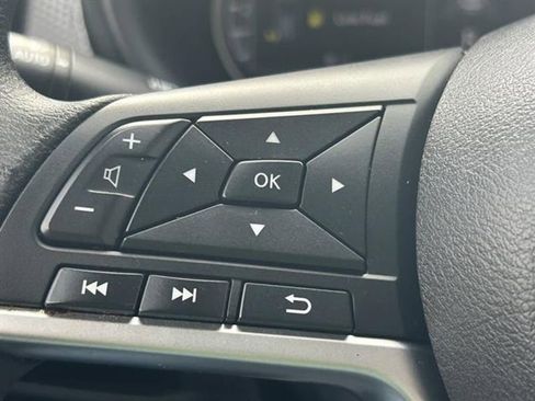 Used 2020 Nissan Kicks SV image 11