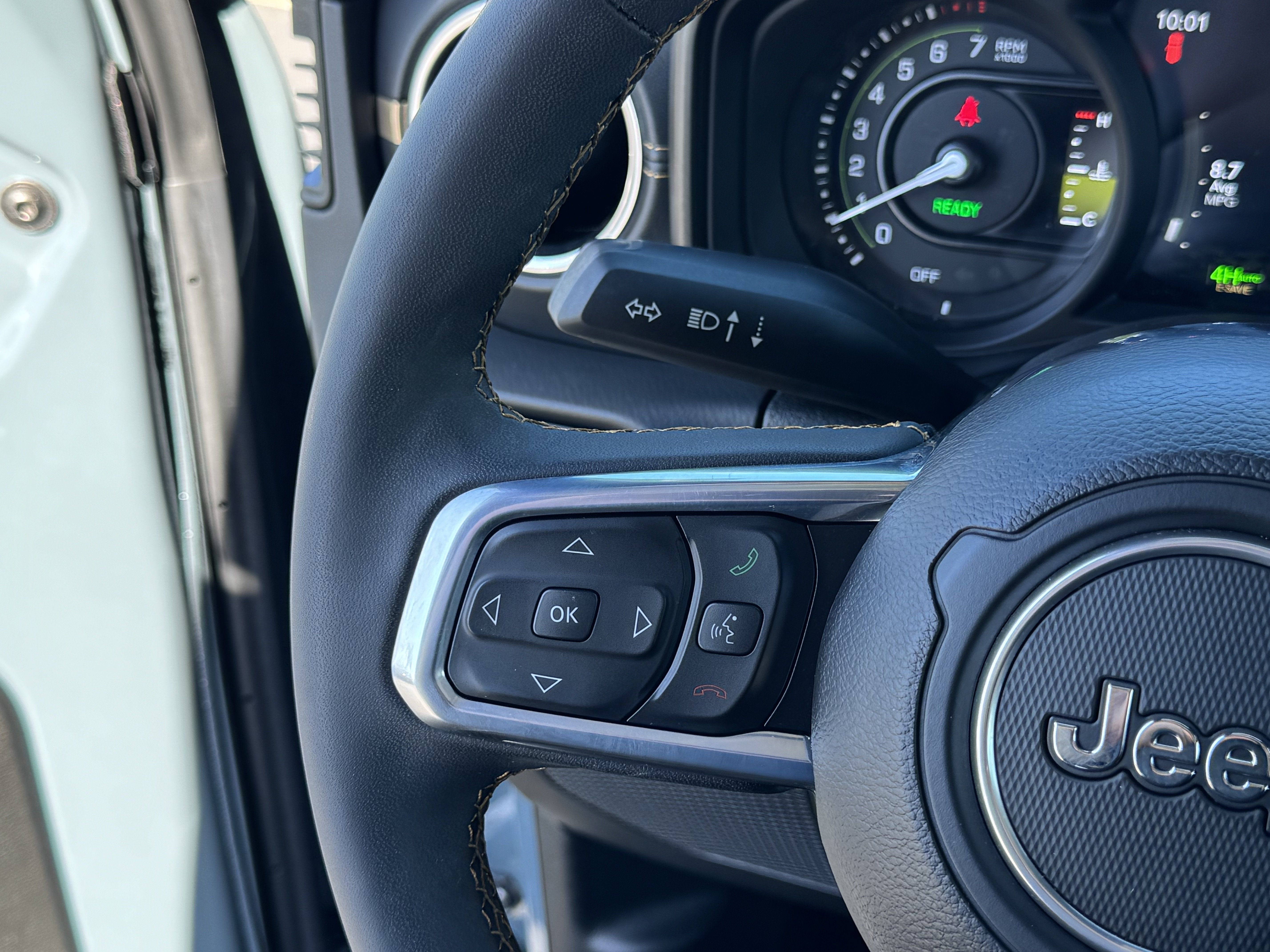 Used 2024 Jeep Wrangler Unlimited Sahara AWD/4WD image 18