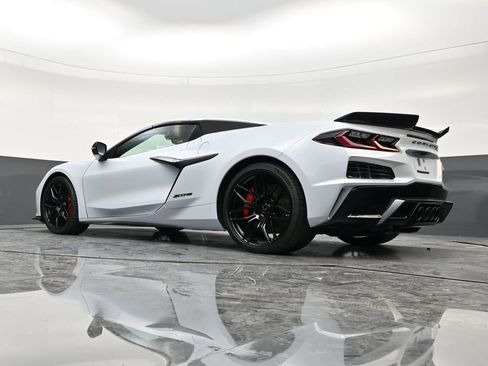 Used 2023 Chevrolet Corvette Z06 w/ Stealth Interior Trim Package image 22