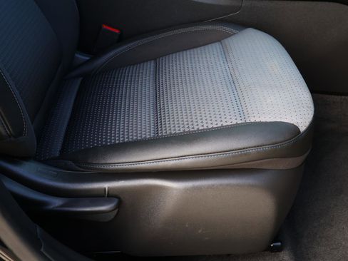 Used 2025 Chevrolet Trax LT w/ Driver Confidence Package image 15