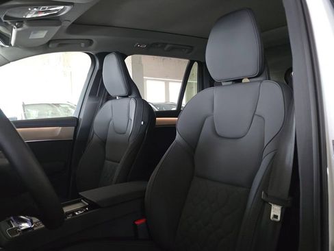 Certified 2024 Volvo XC40 B5 Ultimate w/ Protection Package Premier AWD/4WD image 21