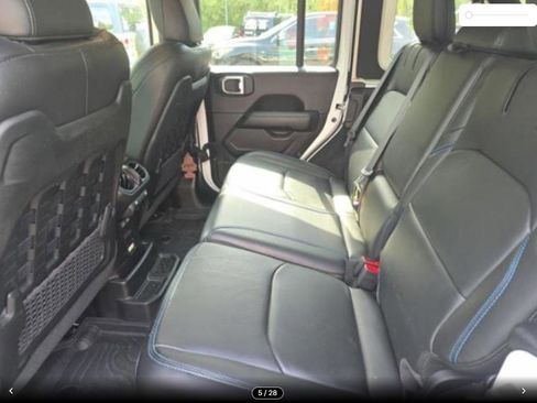 Used 2023 Jeep Wrangler Unlimited Rubicon 4xe w/ Cold Weather Group AWD/4WD image 5