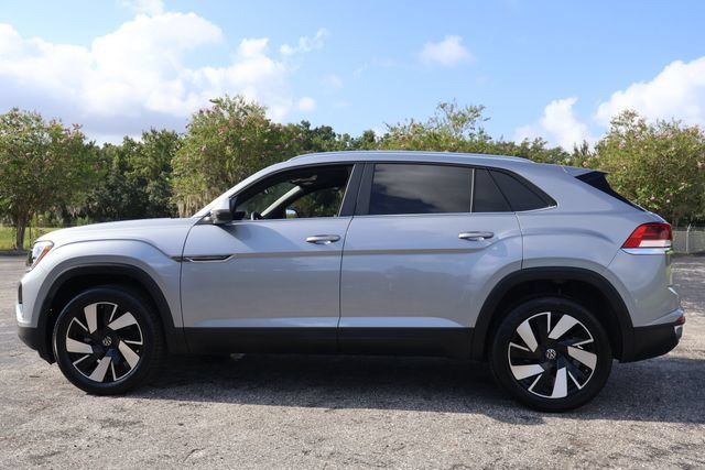 Certified 2026 Volkswagen Atlas Cross Sport SE FWD image 5