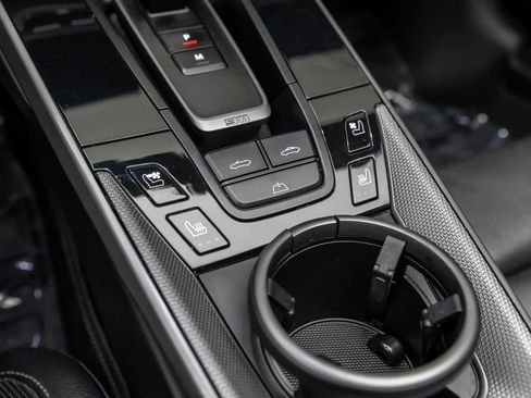 Used 2020 Porsche 911 Carrera RWD image 40
