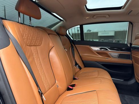 Used 2020 BMW 740i w/ Premium Package RWD image 32