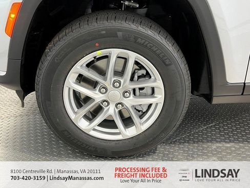 New 2025 Jeep Grand Cherokee L Laredo w/ Luxury Tech Group I image 8