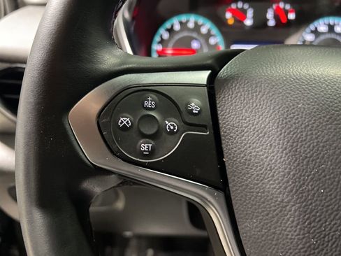 Used 2023 Chevrolet Traverse LT image 24