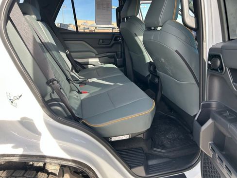 Used 2025 Toyota 4Runner Trailhunter image 17