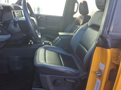 Used 2022 Ford Bronco Black Diamond w/ Sasquatch Package image 11