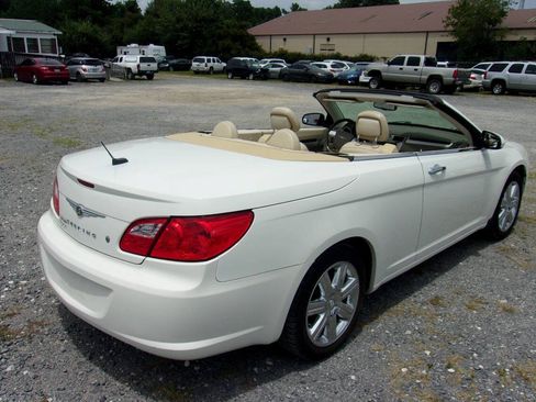 Used 2010 Chrysler Sebring Limited FWD image 15