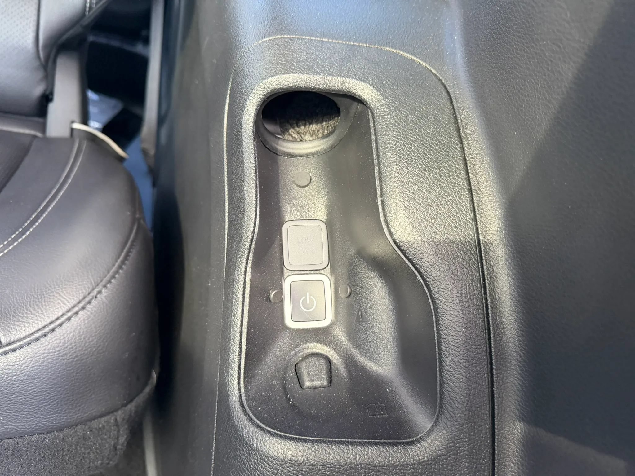 Used 2022 Chrysler Pacifica Touring-L w/ Uconnect Theater Family Group AWD/4WD image 41